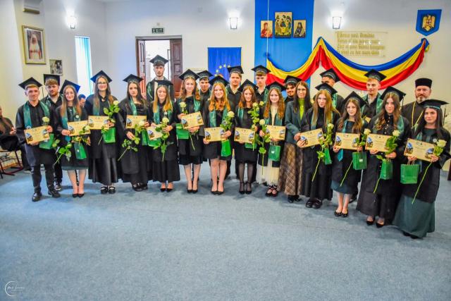 Curs festiv și binecuvântare pentru absolvenții Seminarului Teologic de la Mănăstirea Neamț
