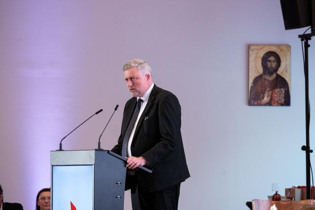 Prima ediție a Dineului caritabil „Fii de ajutor" — mediul de afaceri din România, partener al excelenței în educație