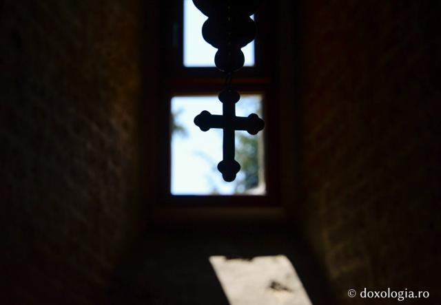 Cruce la fereastră