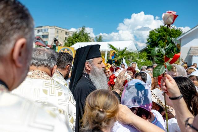 Înaltpreasfințitul Părinte Teofan a sfințit piatra de temelie a unei noi biserici în cartierul Dărmănești din Piatra-Neamț