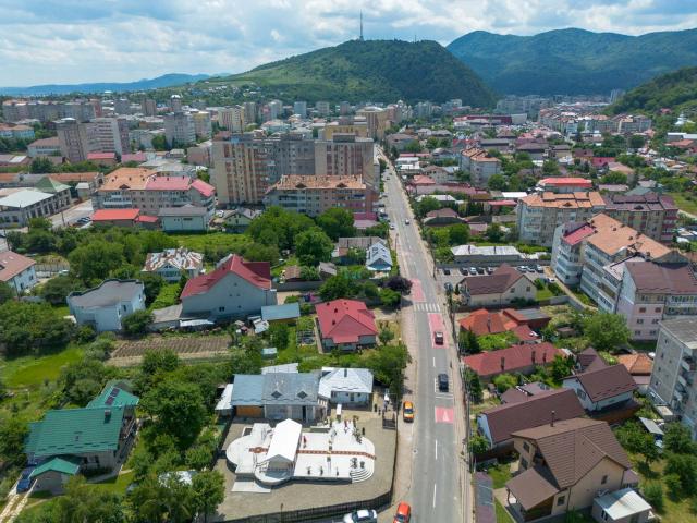 Înaltpreasfințitul Părinte Teofan a sfințit piatra de temelie a unei noi biserici în cartierul Dărmănești din Piatra-Neamț