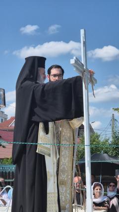 Înaltpreasfințitul Părinte Teofan a sfințit piatra de temelie a unei noi biserici în cartierul Dărmănești din Piatra-Neamț
