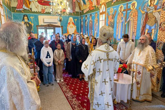 Înaltpreasfințitul Părinte Teofan a slujit la Schitul Cerebuc în Duminica Sfinților Români