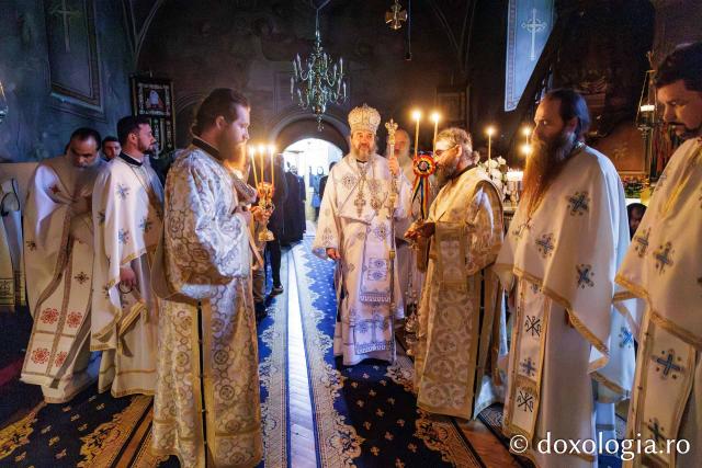Liturghie arhierească la Mănăstirea Durău în ziua de prăznuirea Sfântului Ioan cel Nou