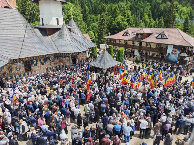 Numeroși pelerini l-au pomenit pe Părintele Iustin Pârvu la 13 ani de la trecerea sa la Domnul