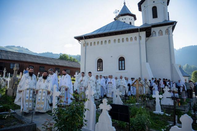 Parohia „Buna Vestire” din Popești, Farcașa, are un nou paraclis închinat Sfântului Ierarh Nectarie și Sfântului Efrem cel Nou
