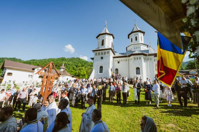 Parohia „Buna Vestire” din Popești, Farcașa, are un nou paraclis închinat Sfântului Ierarh Nectarie și Sfântului Efrem cel Nou