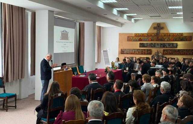 Răzvan Bucuroiu: Implicarea preotesei – factor determinant în calitatea slujirii preoțești a soțului său