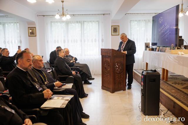 Profesori și cercetători din întreaga țară s-au întâlnit pentru a discuta despre sfințenie, la Simpozionul „Teologie și mărturie creștină în dialog”