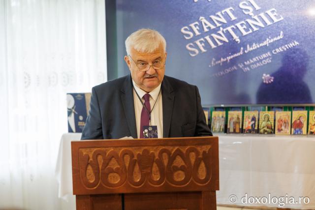 Profesori și cercetători din întreaga țară s-au întâlnit pentru a discuta despre sfințenie, la Simpozionul „Teologie și mărturie creștină în dialog”