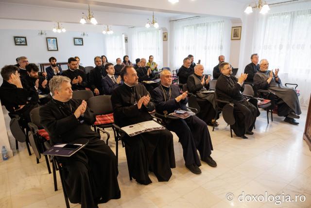 Profesori și cercetători din întreaga țară s-au întâlnit pentru a discuta despre sfințenie, la Simpozionul „Teologie și mărturie creștină în dialog”