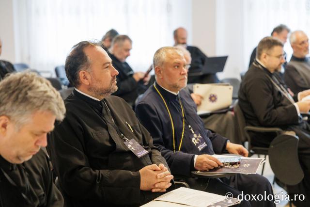 Profesori și cercetători din întreaga țară s-au întâlnit pentru a discuta despre sfințenie, la Simpozionul „Teologie și mărturie creștină în dialog”