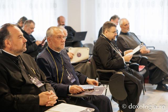 Profesori și cercetători din întreaga țară s-au întâlnit pentru a discuta despre sfințenie, la Simpozionul „Teologie și mărturie creștină în dialog”