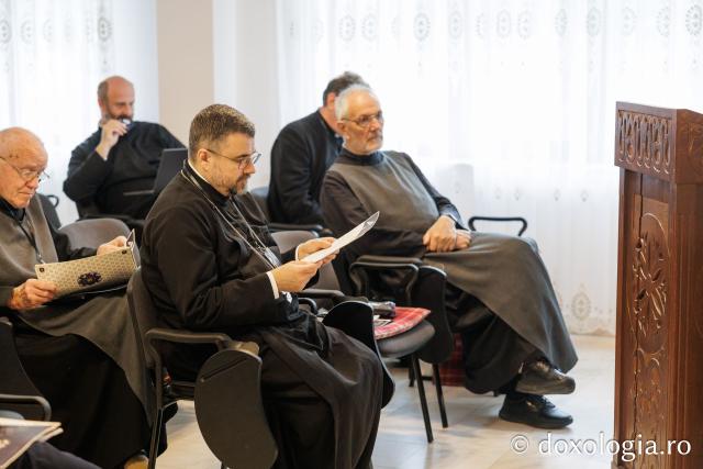 Profesori și cercetători din întreaga țară s-au întâlnit pentru a discuta despre sfințenie, la Simpozionul „Teologie și mărturie creștină în dialog”