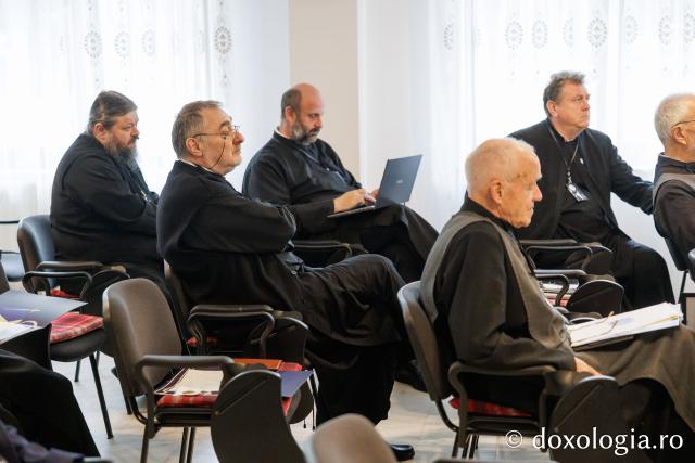 Profesori și cercetători din întreaga țară s-au întâlnit pentru a discuta despre sfințenie, la Simpozionul „Teologie și mărturie creștină în dialog”