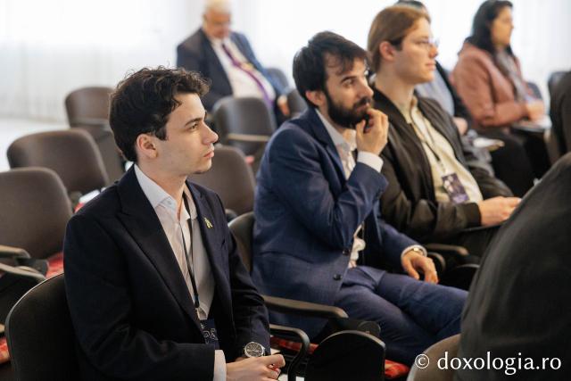 Profesori și cercetători din întreaga țară s-au întâlnit pentru a discuta despre sfințenie, la Simpozionul „Teologie și mărturie creștină în dialog”