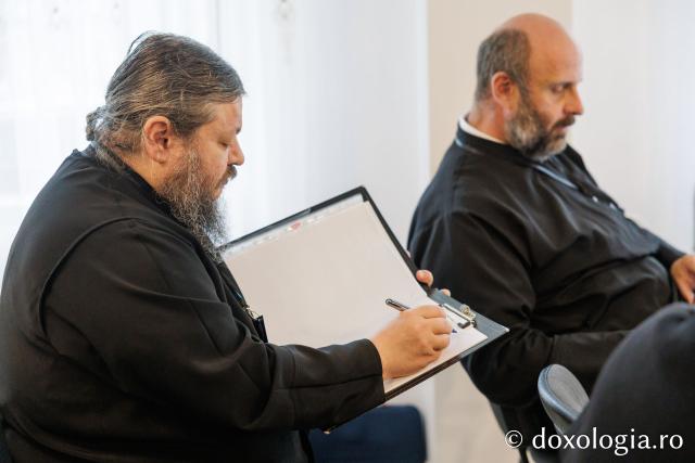 Profesori și cercetători din întreaga țară s-au întâlnit pentru a discuta despre sfințenie, la Simpozionul „Teologie și mărturie creștină în dialog”