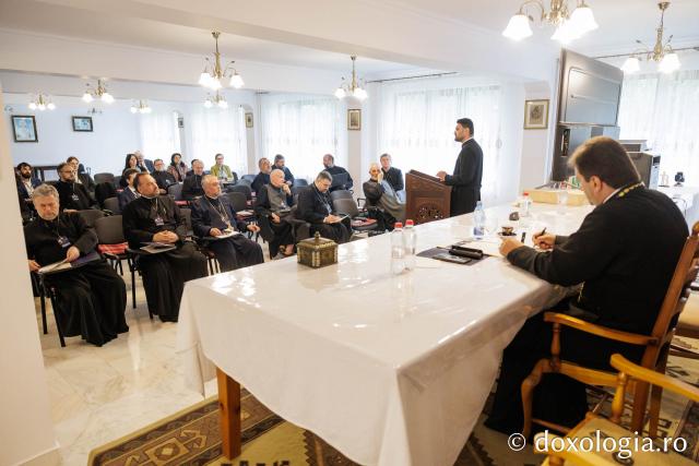 Profesori și cercetători din întreaga țară s-au întâlnit pentru a discuta despre sfințenie, la Simpozionul „Teologie și mărturie creștină în dialog”