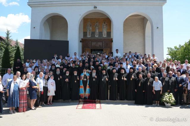 Slujba de întronizare a Înaltpreasfințitul Părinte Antonie în demnitatea de Arhiepiscop al Chișinăului, Mitropolit al Basarabiei și Exarh al Plaiurilor