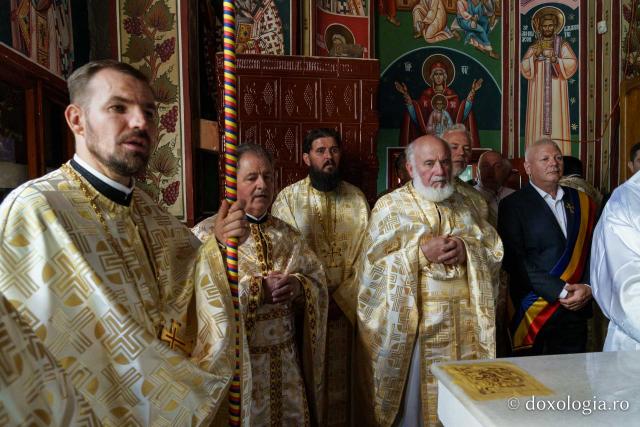 O nouă filă de istorie pentru Biserica din Popești. Sfântul lăcaș, resfințit de Mitropolitul Moldovei și Bucovinei