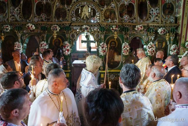 O nouă filă de istorie pentru Biserica din Popești. Sfântul lăcaș, resfințit de Mitropolitul Moldovei și Bucovinei