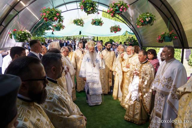 O nouă filă de istorie pentru Biserica din Popești. Sfântul lăcaș, resfințit de Mitropolitul Moldovei și Bucovinei