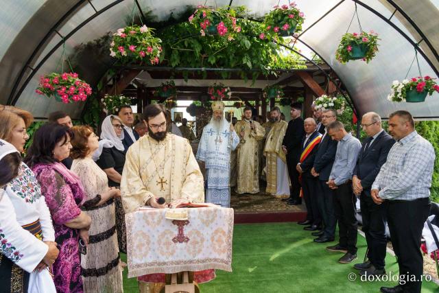 O nouă filă de istorie pentru Biserica din Popești. Sfântul lăcaș, resfințit de Mitropolitul Moldovei și Bucovinei