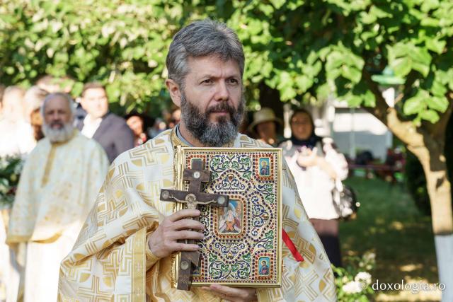 O nouă filă de istorie pentru Biserica din Popești. Sfântul lăcaș, resfințit de Mitropolitul Moldovei și Bucovinei