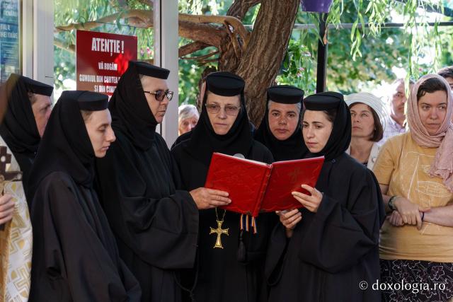 O nouă filă de istorie pentru Biserica din Popești. Sfântul lăcaș, resfințit de Mitropolitul Moldovei și Bucovinei