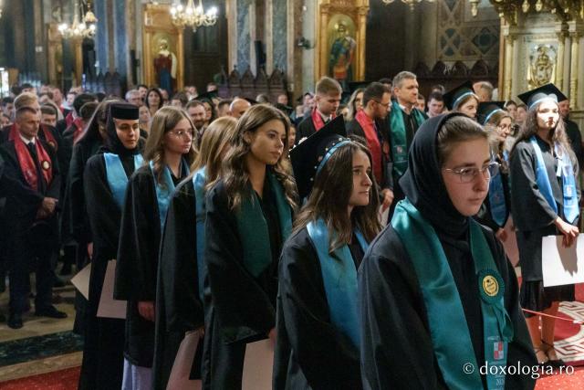 PS Nichifor Botoșăneanul, către absolvenții Facultății de Teologie din Iași: „Jurământul depus astăzi este un chip al rugăciunii, un gând de mulțumire”