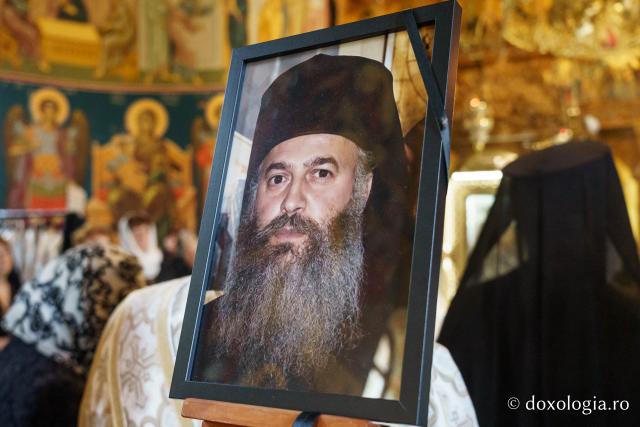 Starețul Mănăstirii Bisericani, protos. Serafim Mihali, a fost înmormântat
