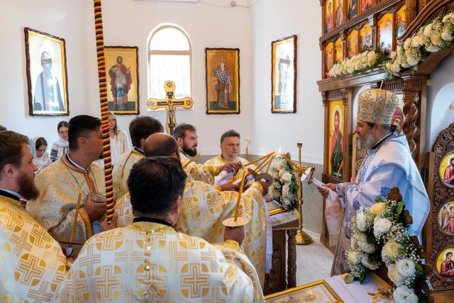 Biserica Parohiei Călugărenii Noi din județul Botoșani a primit veșmânt de har