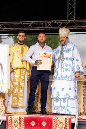 Biserica Parohiei Călugărenii Noi din județul Botoșani a primit veșmânt de har