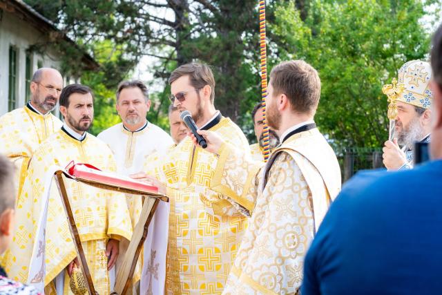 Biserica Parohiei Călugărenii Noi din județul Botoșani a primit veșmânt de har
