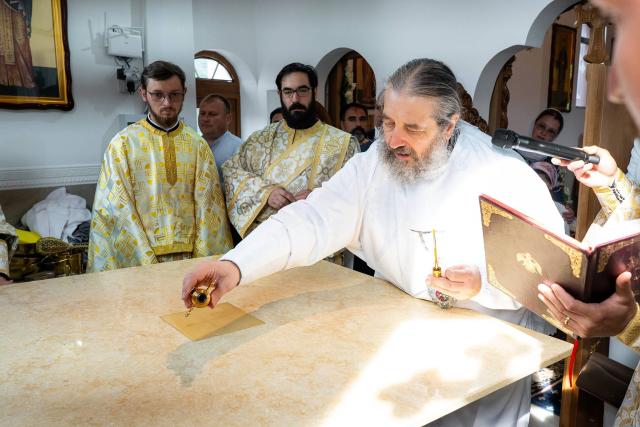Biserica Parohiei Călugărenii Noi din județul Botoșani a primit veșmânt de har