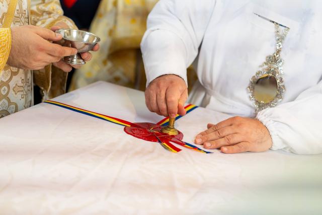 Biserica Parohiei Călugărenii Noi din județul Botoșani a primit veșmânt de har