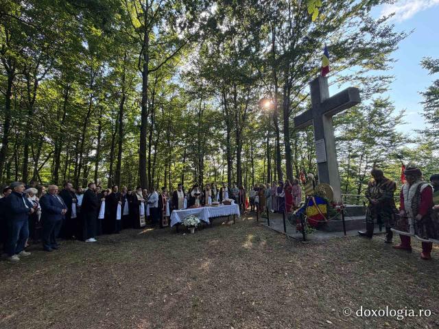 Ostașii Moldovei, cinstiți la 550 de ani de la Bătălia de la Războieni – Valea Albă