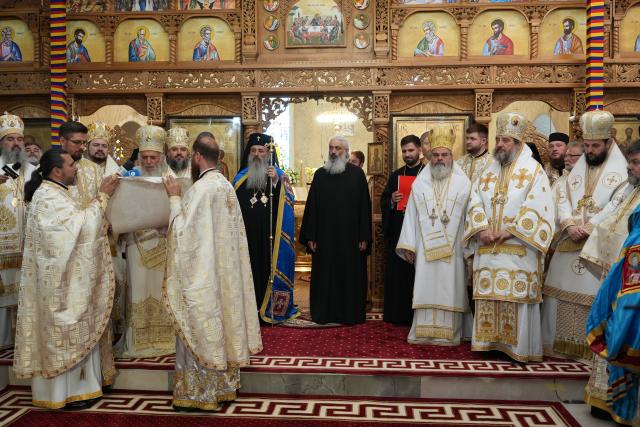 Gramata patriarhală de întronizare a IPS Antonie ca Mitropolit al Basarabiei