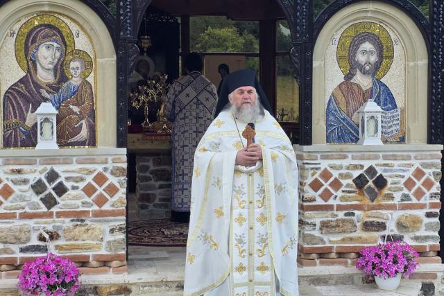 Hramul închinat Sfântului Cuvios Atanasie Athonitul, sărbătorit la Schitul Pocrov