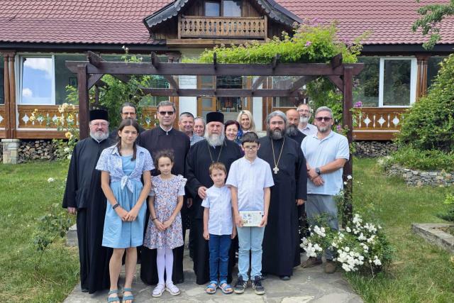 Hramul închinat Sfântului Cuvios Atanasie Athonitul, sărbătorit la Schitul Pocrov