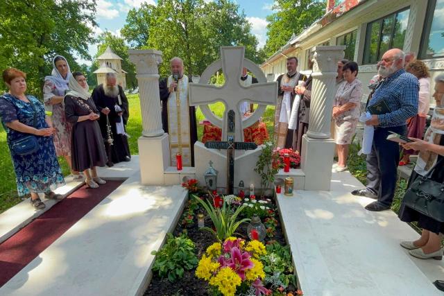Lansare de carte în memoria părintelui Elefterie de la Schitul Cărbuna