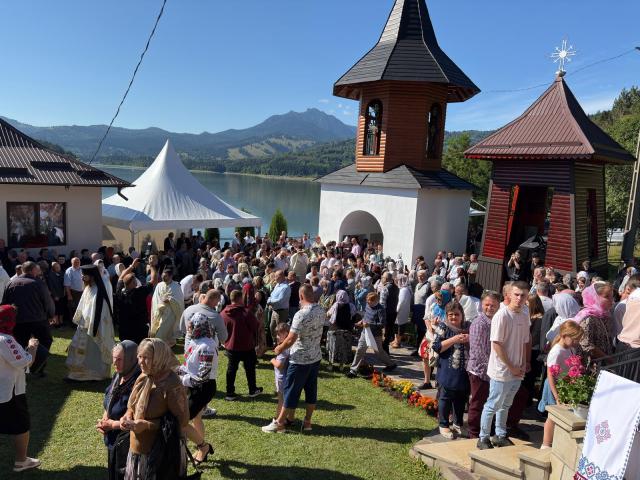 PS Nichifor Botoșăneanul a sfințit lucrările de înnoire ale Bisericii „Sfântul Mare Mucenic Dimitrie” din Călugăreni, la 53 de ani de la târnosirea locașului
