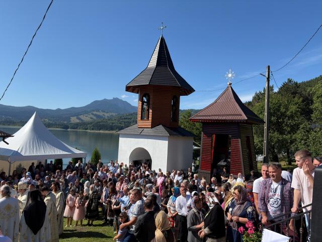 PS Nichifor Botoșăneanul a sfințit lucrările de înnoire ale Bisericii „Sfântul Mare Mucenic Dimitrie” din Călugăreni, la 53 de ani de la târnosirea locașului