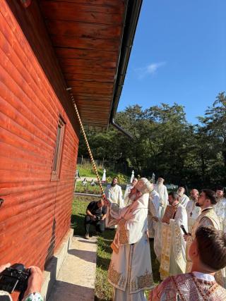 PS Nichifor Botoșăneanul a sfințit lucrările de înnoire ale Bisericii „Sfântul Mare Mucenic Dimitrie” din Călugăreni, la 53 de ani de la târnosirea locașului