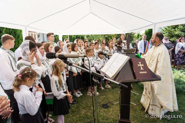 IPS Teofan a resfințit biserica Parohiei Rădeni, închinată Sfântului Mare Mucenic Serghie