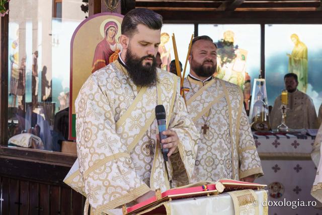 IPS Teofan a resfințit biserica Parohiei Rădeni, închinată Sfântului Mare Mucenic Serghie