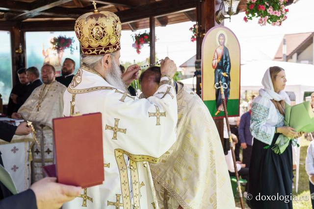 IPS Teofan a resfințit biserica Parohiei Rădeni, închinată Sfântului Mare Mucenic Serghie