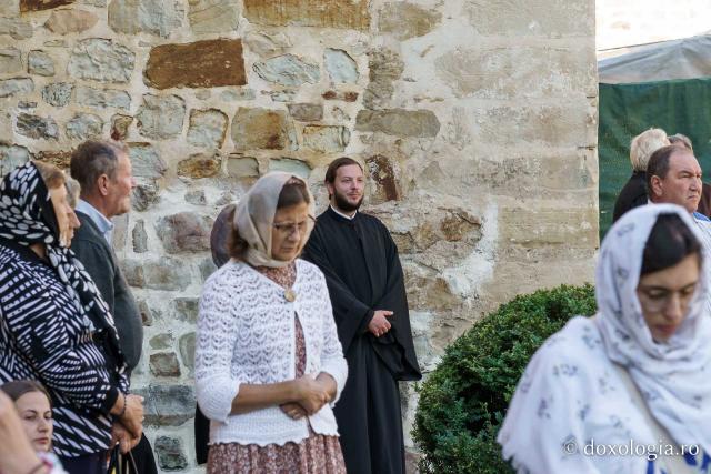 Bucurie duhovnicească la hramul Mănăstirii Bistrița – Neamț