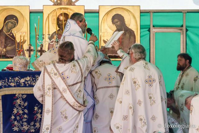 Bucurie duhovnicească la hramul Mănăstirii Bistrița – Neamț
