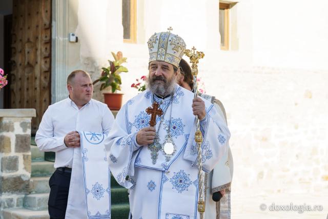 Bucurie duhovnicească la hramul Mănăstirii Bistrița – Neamț
